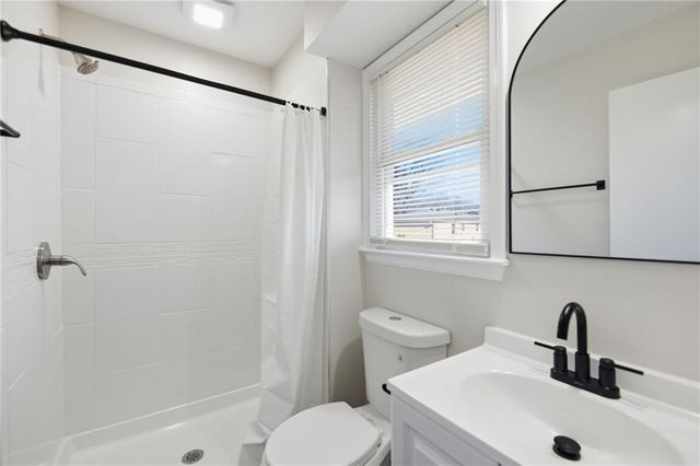 7918 Southview Drive, Grandview, MO 64030