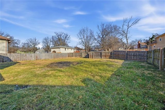 7918 Southview Drive, Grandview, MO 64030