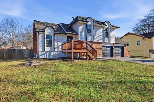 7918 Southview Drive, Grandview, MO 64030