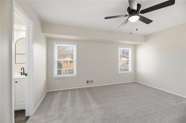 7918 Southview Drive, Grandview, MO 64030