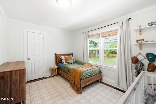 2401 Huffine Circle, Johnson City, TN 37604