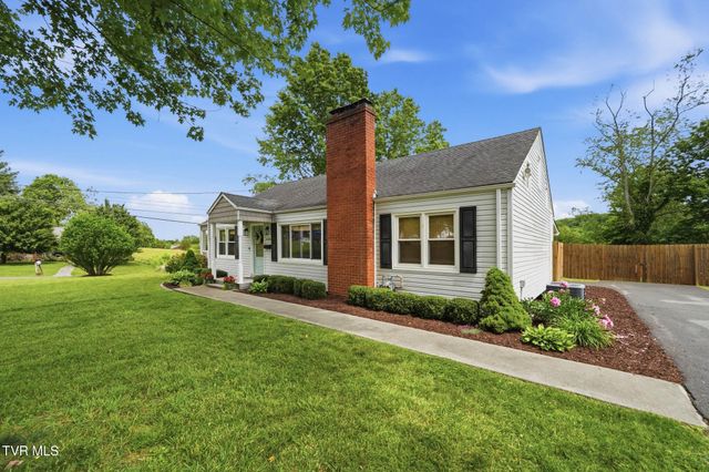 2401 Huffine Circle, Johnson City, TN 37604
