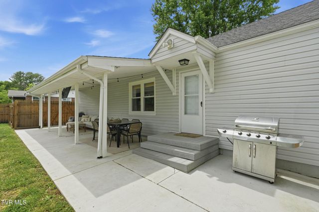 2401 Huffine Circle, Johnson City, TN 37604