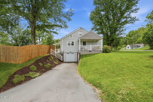 2401 Huffine Circle, Johnson City, TN 37604