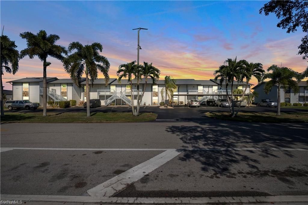 Image 2 of property listing at 1521 SW 47th TER 204, Cape Coral, FL 33914