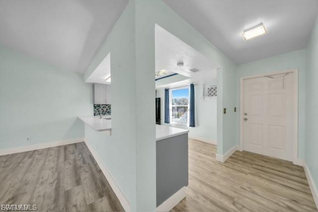 Image 27 of property listing at 1521 SW 47th TER 204, Cape Coral, FL 33914