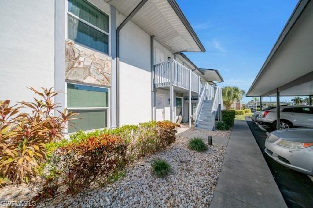 Image 28 of property listing at 1521 SW 47th TER 204, Cape Coral, FL 33914