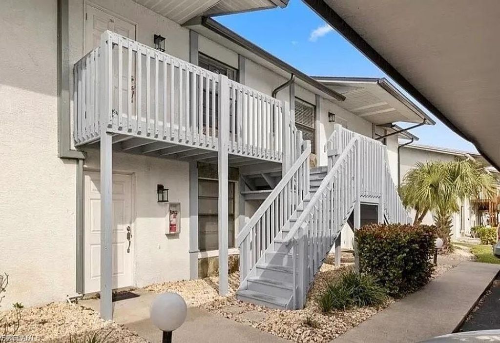 Image 30 of property listing at 1521 SW 47th TER 204, Cape Coral, FL 33914