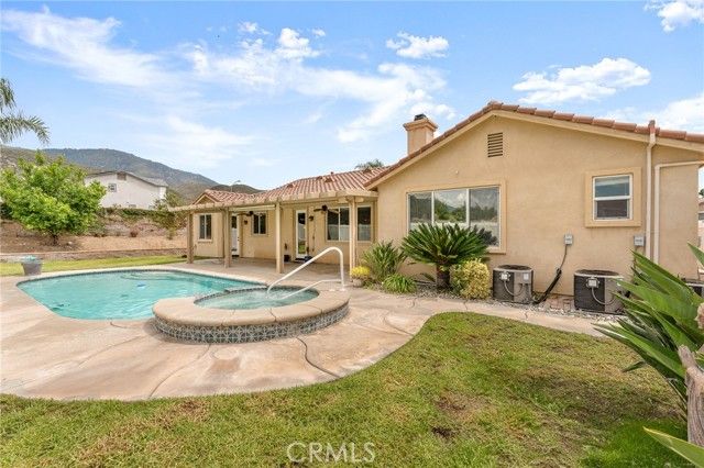 6792 N Ofelia Drive, San Bernardino, CA 92407