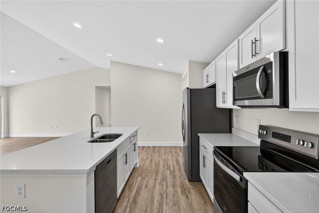 1726 NW 3rd ST, Cape Coral, FL 33993