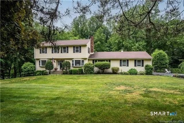 95 Wildwood Drive, Stratford, CT 06614