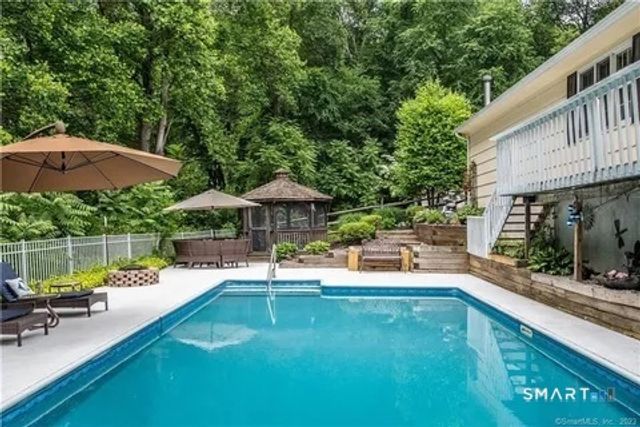 95 Wildwood Drive, Stratford, CT 06614