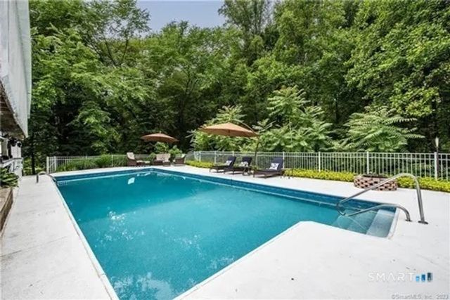 95 Wildwood Drive, Stratford, CT 06614