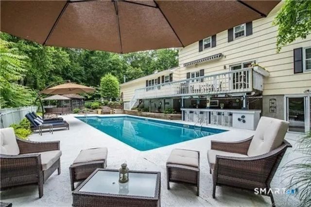 95 Wildwood Drive, Stratford, CT 06614