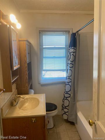 3565 Niagara Street, Wayne, MI 48184
