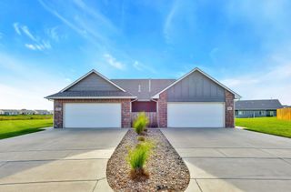 5563 N Edwards Cir, Wichita, KS 67204