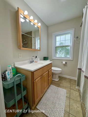 212 Auburn Street, Midland, MI 48640