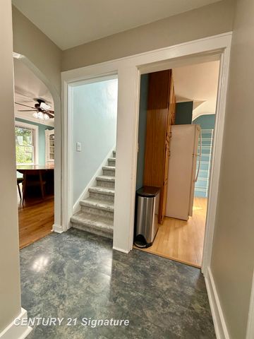 212 Auburn Street, Midland, MI 48640