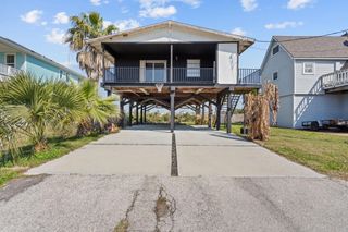 810 93rd Street, Galveston, TX 77554