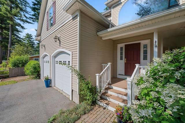 17 Rock Ave, Hudson, MA 01749