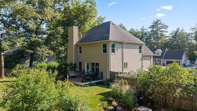 17 Rock Ave, Hudson, MA 01749