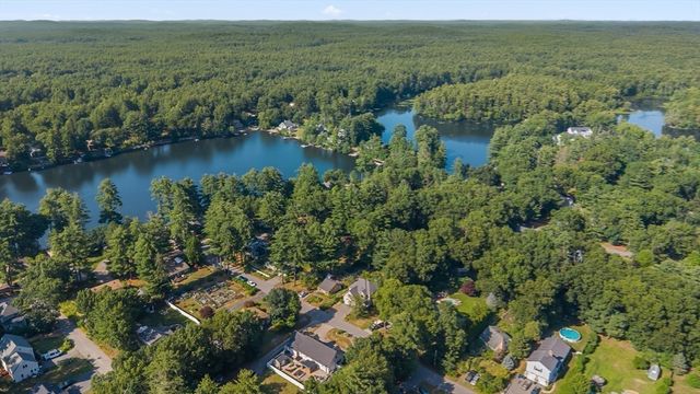 17 Rock Ave, Hudson, MA 01749