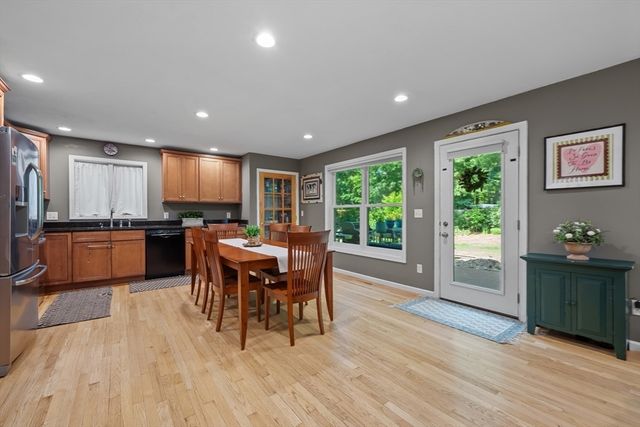 17 Rock Ave, Hudson, MA 01749