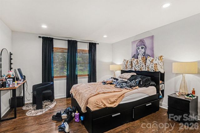 1027 Dresden Drive W, Charlotte, NC 28205