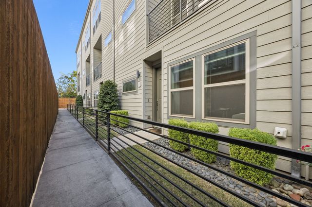 4226 Roseland Avenue 203, Dallas, TX 75204