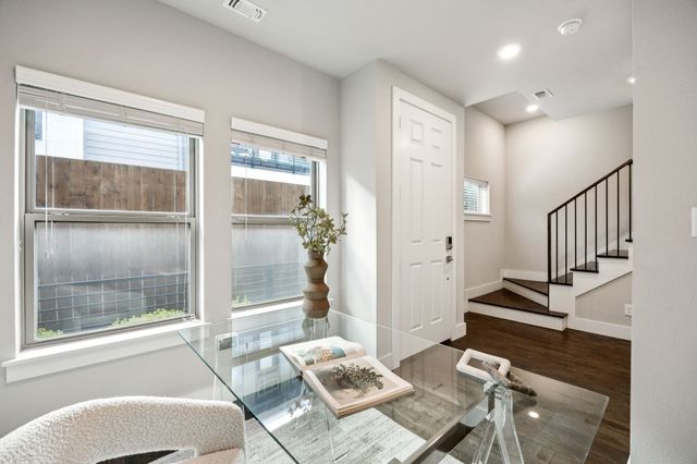 4226 Roseland Avenue 203, Dallas, TX 75204