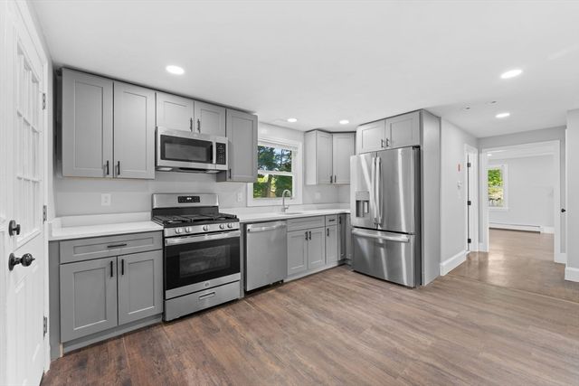 5 Tuckoosa Cir, Bridgewater, MA 02324