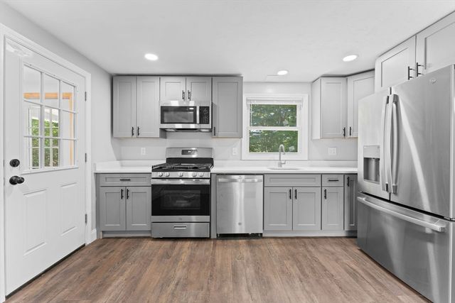 5 Tuckoosa Cir, Bridgewater, MA 02324