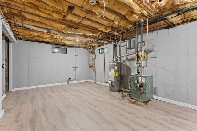 5 Tuckoosa Cir, Bridgewater, MA 02324