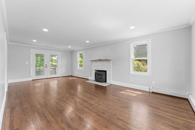 5 Tuckoosa Cir, Bridgewater, MA 02324