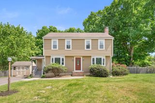 5 Tuckoosa Cir, Bridgewater, MA 02324