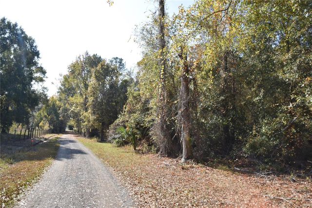 1220 SE US HIGHWAY 301, Hawthorne, FL 32640