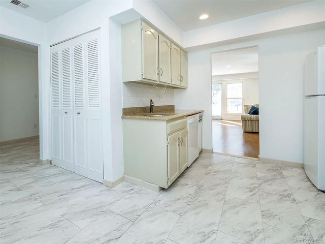 78 Santa Barbara Drive, Plainview, NY 11803