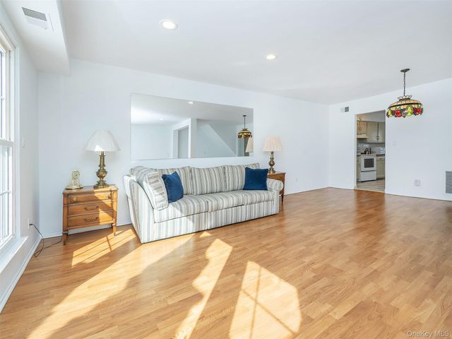 78 Santa Barbara Drive, Plainview, NY 11803