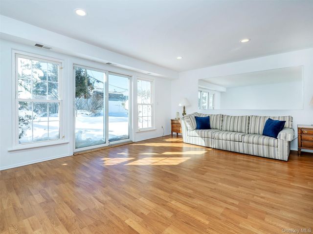 78 Santa Barbara Drive, Plainview, NY 11803