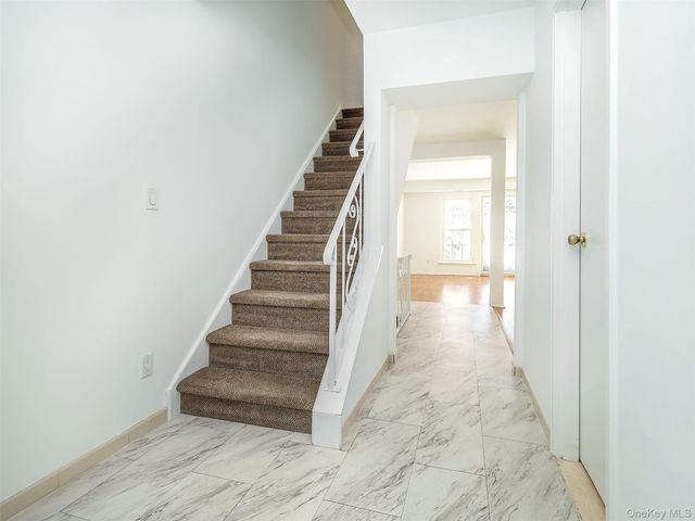 78 Santa Barbara Drive, Plainview, NY 11803