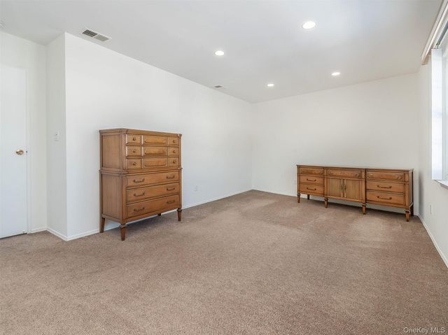 78 Santa Barbara Drive, Plainview, NY 11803