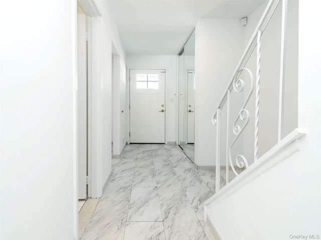 78 Santa Barbara Drive, Plainview, NY 11803