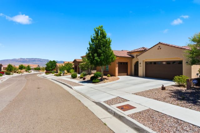 9016 Retablo Road NW, Albuquerque, NM 87120