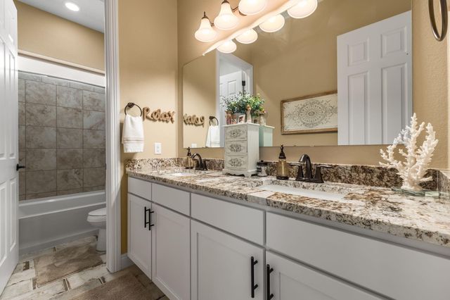 9016 Retablo Road NW, Albuquerque, NM 87120