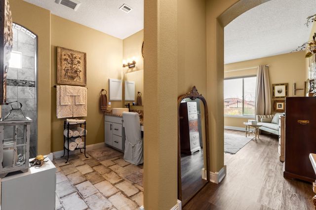 9016 Retablo Road NW, Albuquerque, NM 87120