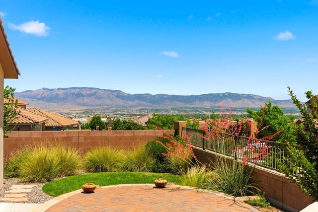 9016 Retablo Road NW, Albuquerque, NM 87120