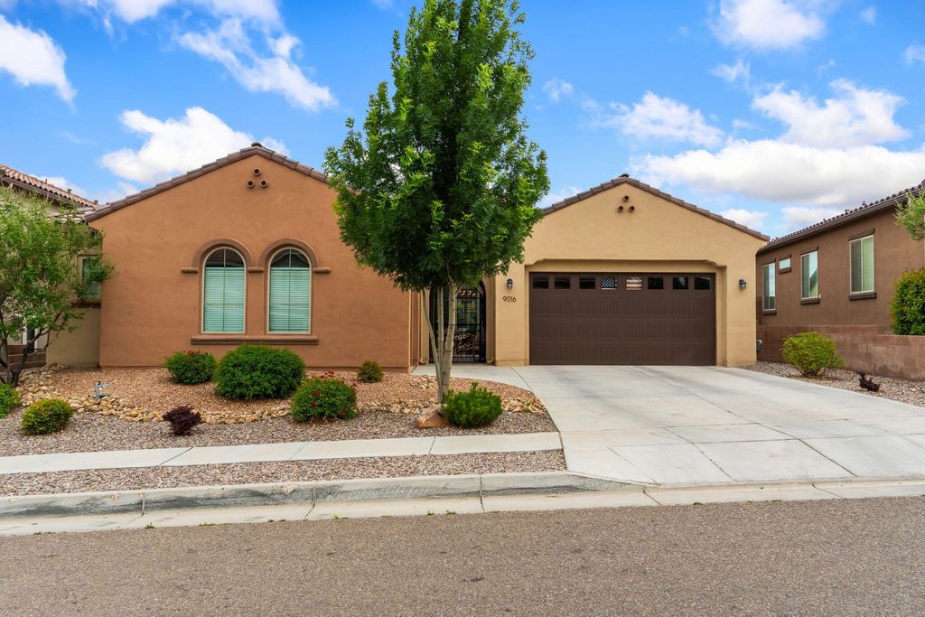 9016 Retablo Road NW, Albuquerque, NM 87120