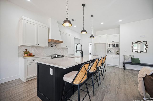 100 S Micah Andrews, Blanco, TX 78606