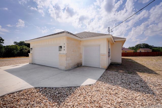 100 S Micah Andrews, Blanco, TX 78606