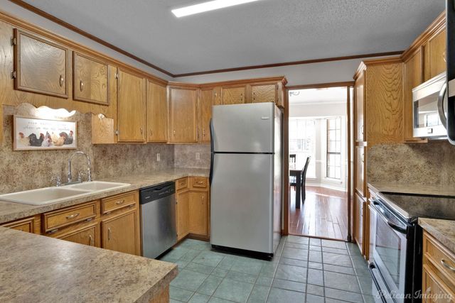 6329 Anandale Drive, Bossier City, LA 71112